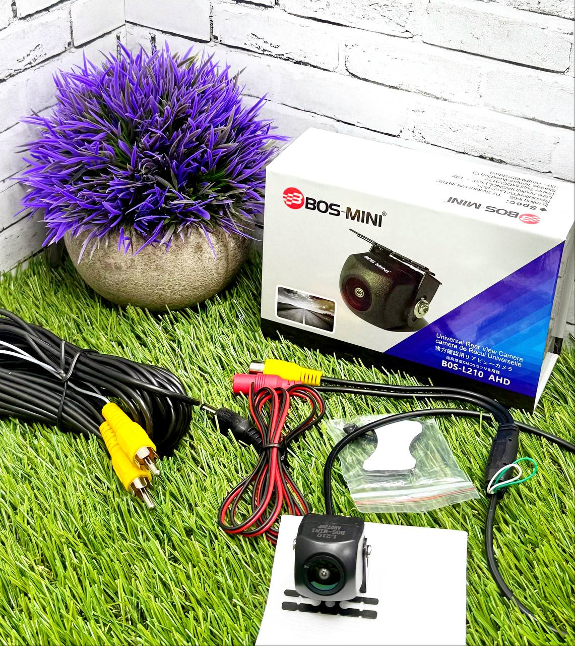 Камера заднего вида Bos-L210